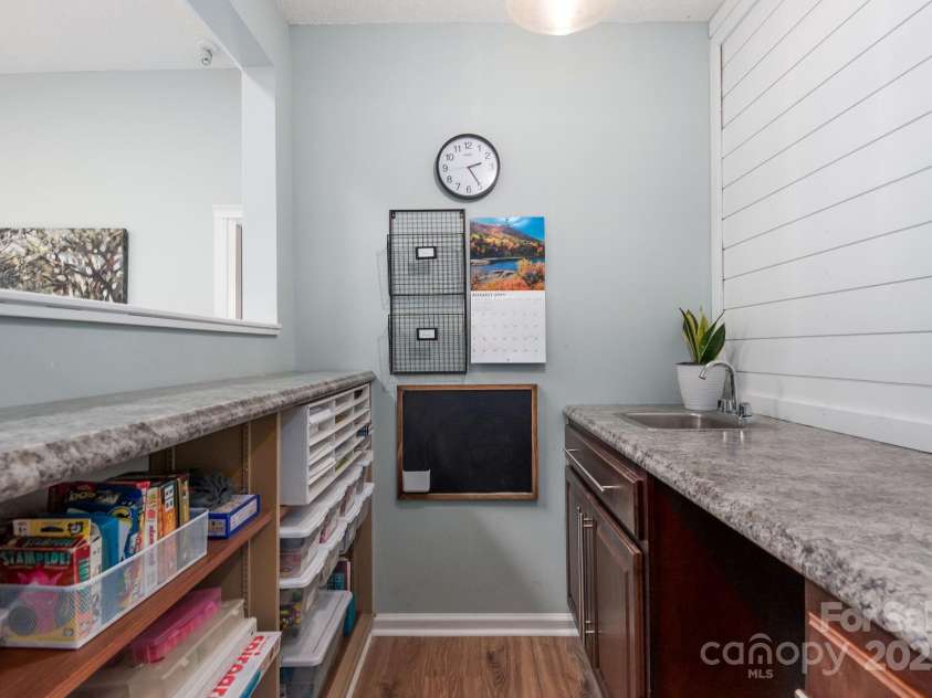 7024 Stillmeadow Drive, Charlotte, NC 28277.  MLS# CAR4288710, YatesRealty ID 33747. 