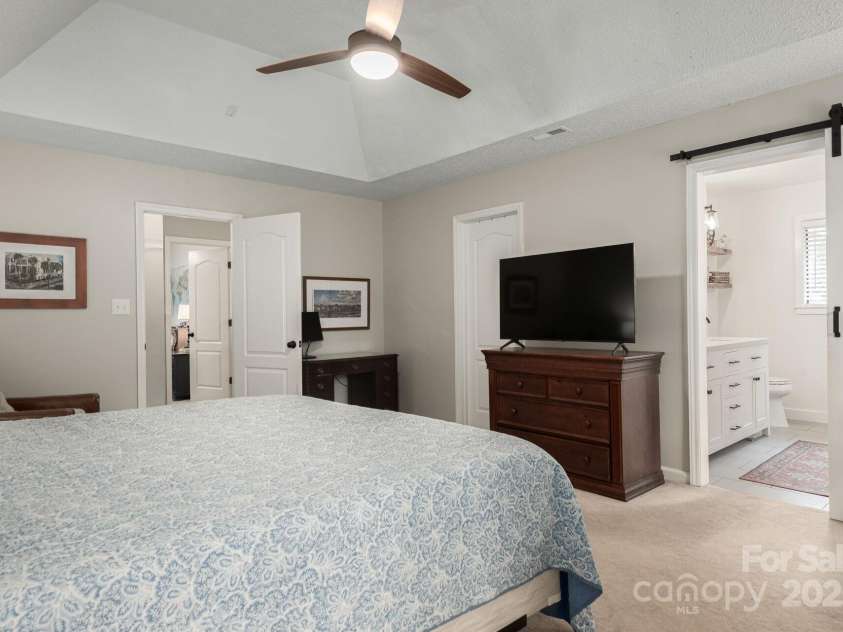 7024 Stillmeadow Drive, Charlotte, NC 28277.  MLS# CAR4288710, YatesRealty ID 33747. 