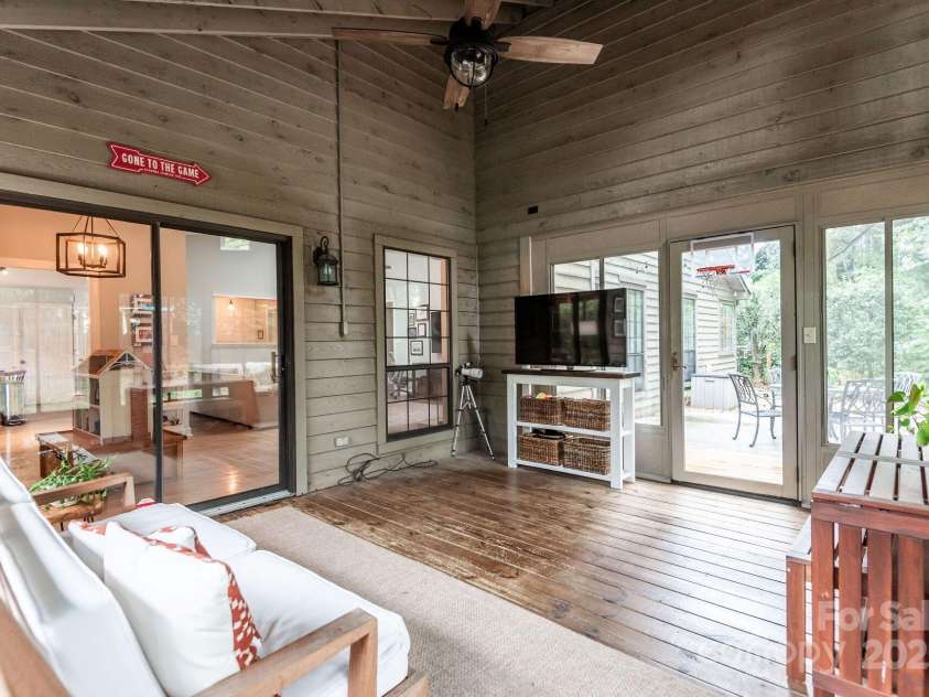 7024 Stillmeadow Drive, Charlotte, NC 28277.  MLS# CAR4288710, YatesRealty ID 33747. 