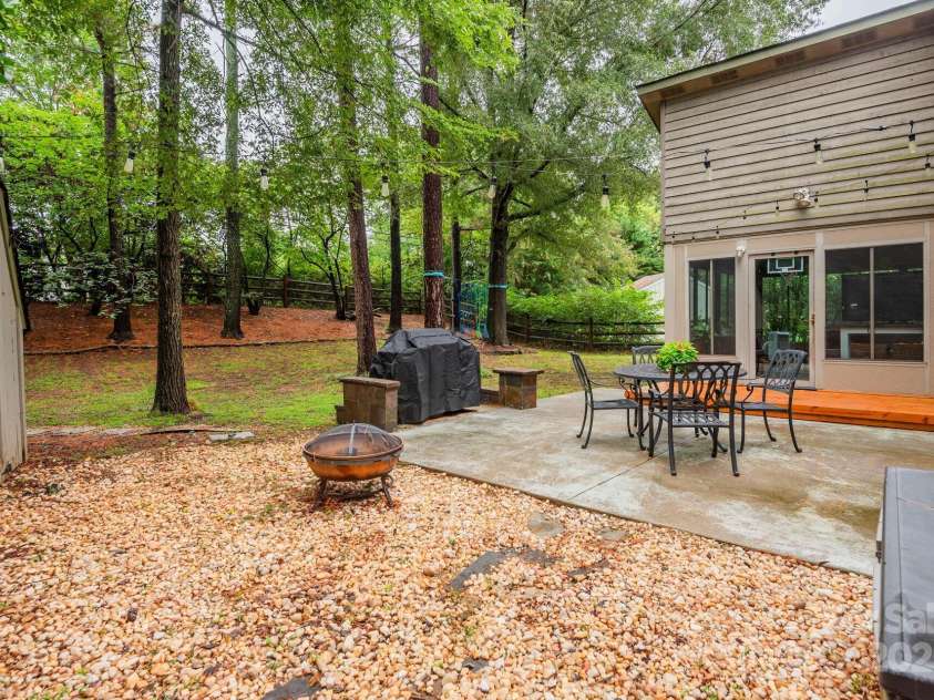 7024 Stillmeadow Drive, Charlotte, NC 28277.  MLS# CAR4288710, YatesRealty ID 33747. 