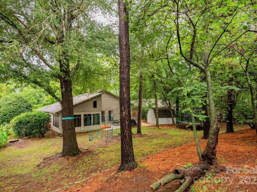 7024 Stillmeadow Drive, Charlotte, NC 28277.  MLS# CAR4288710, YatesRealty ID 33747. 