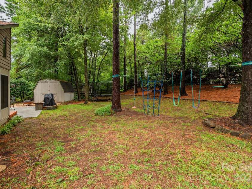 7024 Stillmeadow Drive, Charlotte, NC 28277.  MLS# CAR4288710, YatesRealty ID 33747. 