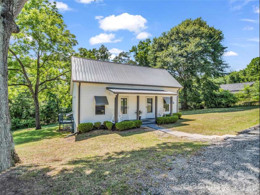 193 Middle Street, Ellenboro, NC 28040.  MLS# CAR4394171, YatesRealty ID 33748. 