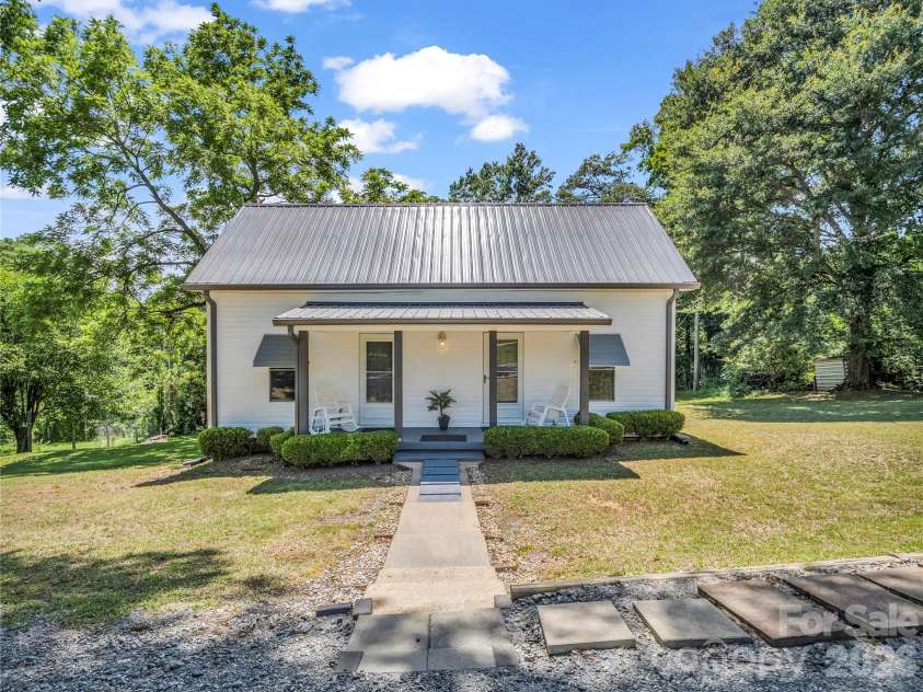 193 Middle Street, Ellenboro, NC 28040.  MLS# CAR4394171, YatesRealty ID 33748. 