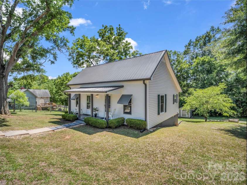 193 Middle Street, Ellenboro, NC 28040.  MLS# CAR4394171, YatesRealty ID 33748. 