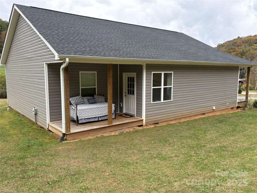 10 Scarlett Ridge Drive, Marshall, NC 28753.  MLS# CAR4317655, YatesRealty ID 3375. 