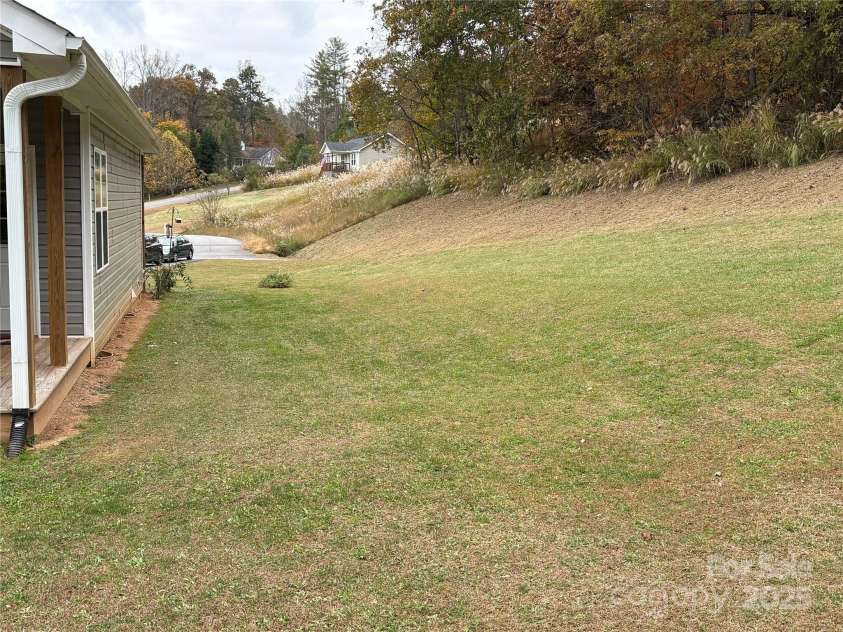 10 Scarlett Ridge Drive, Marshall, NC 28753.  MLS# CAR4317655, YatesRealty ID 3375. 