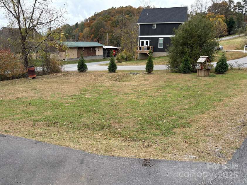 10 Scarlett Ridge Drive, Marshall, NC 28753.  MLS# CAR4317655, YatesRealty ID 3375. 