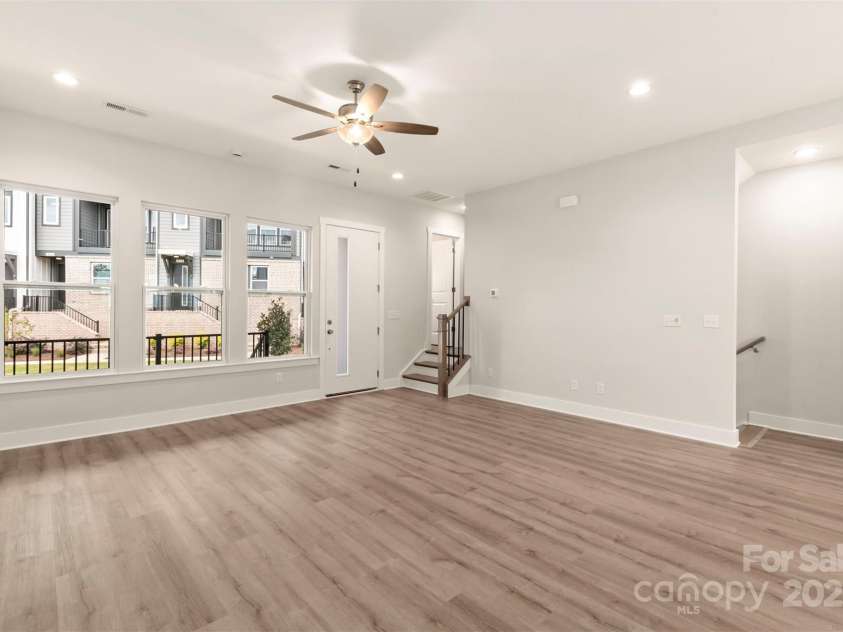 429 Nathaniel Way, Charlotte, NC 28213.  MLS# CAR4183043, YatesRealty ID 3375. Dining/Living