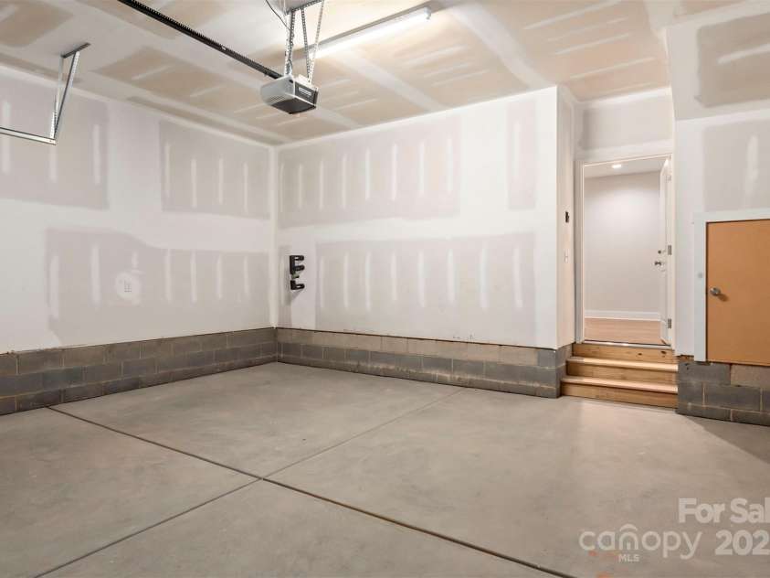 429 Nathaniel Way, Charlotte, NC 28213.  MLS# CAR4183043, YatesRealty ID 3375. Garage w/ storage closet