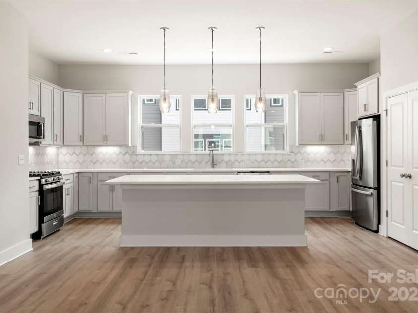 429 Nathaniel Way, Charlotte, NC 28213.  MLS# CAR4183043, YatesRealty ID 3375. Kitchen