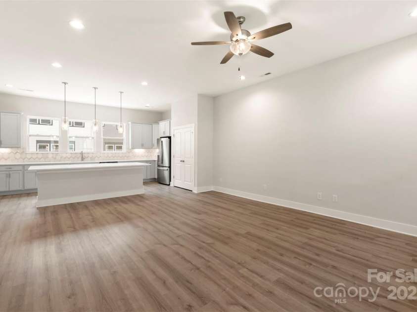 429 Nathaniel Way, Charlotte, NC 28213.  MLS# CAR4183043, YatesRealty ID 3375. Kitchen/Dining/Living