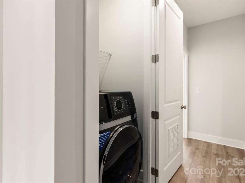 429 Nathaniel Way, Charlotte, NC 28213.  MLS# CAR4183043, YatesRealty ID 3375. Laundry - Washer/dryer included