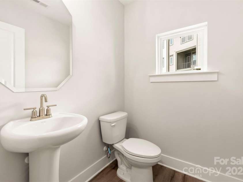 429 Nathaniel Way, Charlotte, NC 28213.  MLS# CAR4183043, YatesRealty ID 3375. Main Floor Powder Room