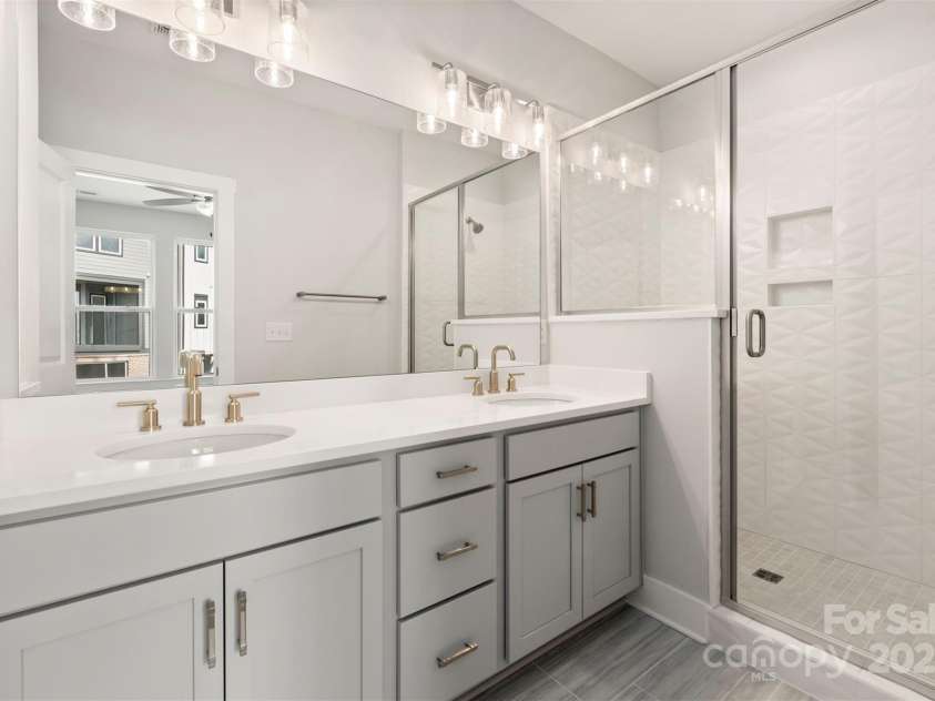 429 Nathaniel Way, Charlotte, NC 28213.  MLS# CAR4183043, YatesRealty ID 3375. Premier Bath
