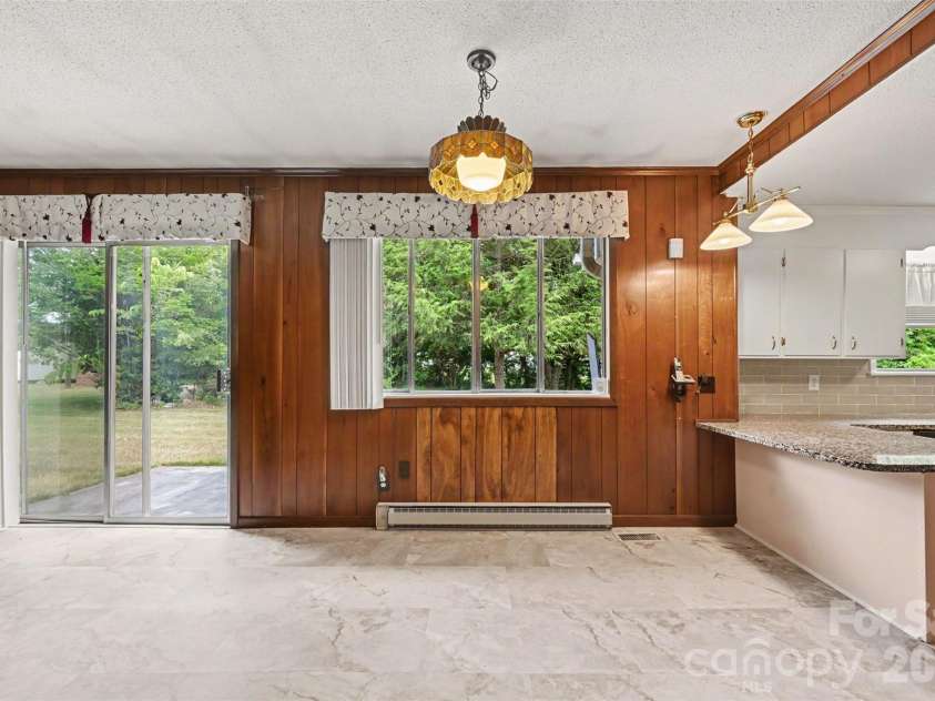 207 Sills Drive, Salisbury, NC 28146.  MLS# CAR4396186, YatesRealty ID 33751. 