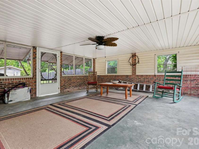 6774 Woodhaven Road, Kershaw, SC 29067.  MLS# CAR4394600, YatesRealty ID 33752. 