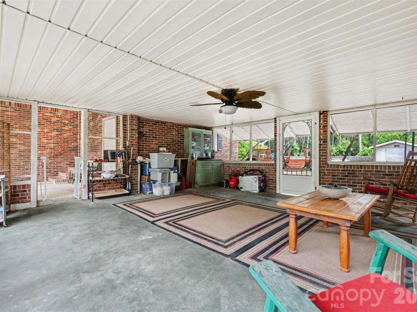 6774 Woodhaven Road, Kershaw, SC 29067.  MLS# CAR4394600, YatesRealty ID 33752. 