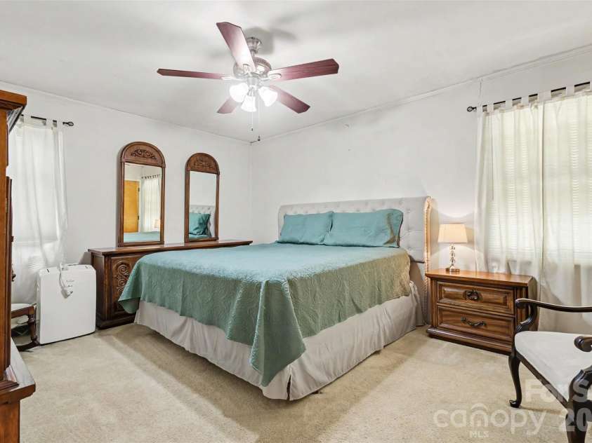 6774 Woodhaven Road, Kershaw, SC 29067.  MLS# CAR4394600, YatesRealty ID 33752. 