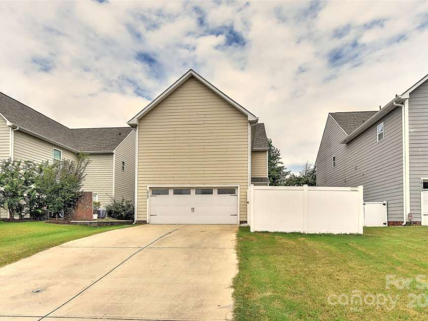 10137 Sam Meeks Road, Pineville, NC 28134.  MLS# CAR4288481, YatesRealty ID 33753. 