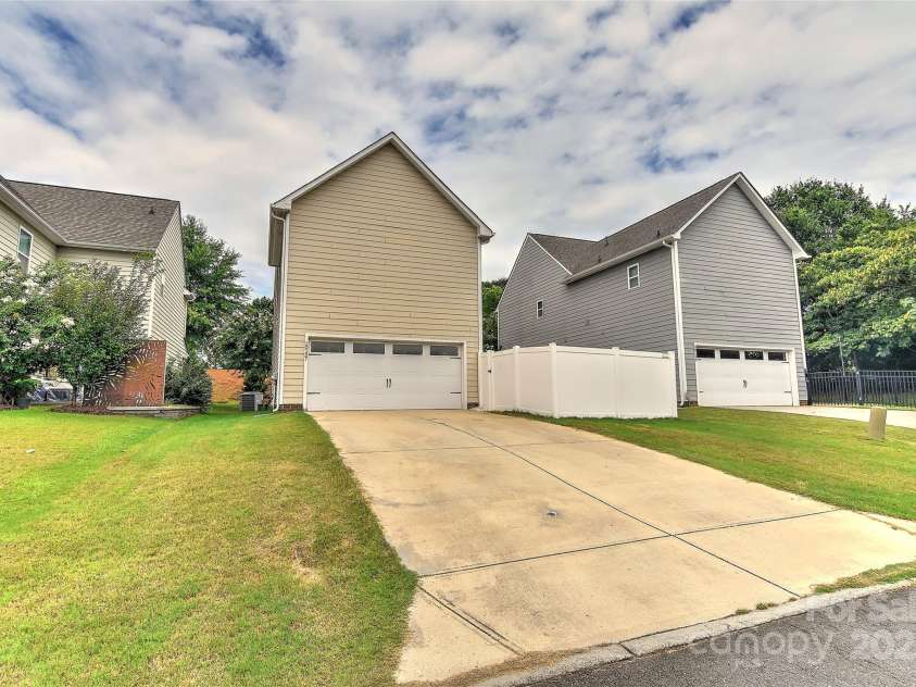 10137 Sam Meeks Road, Pineville, NC 28134.  MLS# CAR4288481, YatesRealty ID 33753. 