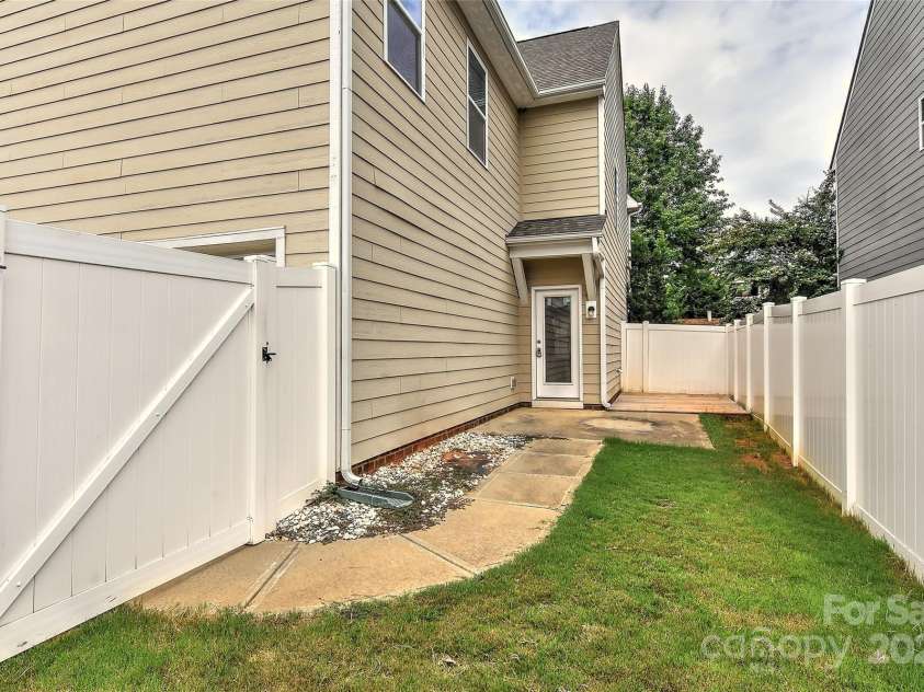 10137 Sam Meeks Road, Pineville, NC 28134.  MLS# CAR4288481, YatesRealty ID 33753. 