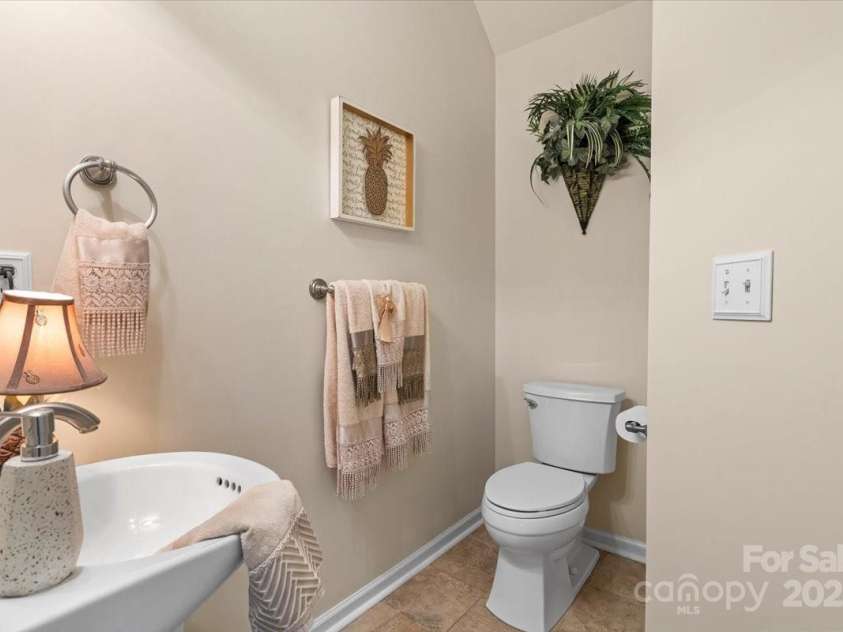2103 Midnight Blue Lane, Fort Mill, SC 29708.  MLS# CAR4291358, YatesRealty ID 33755. 