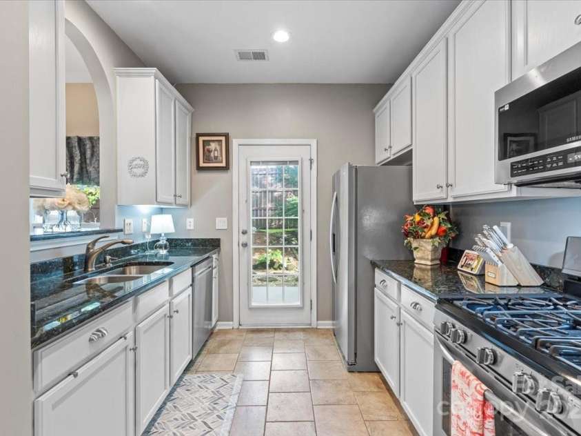 2103 Midnight Blue Lane, Fort Mill, SC 29708.  MLS# CAR4291358, YatesRealty ID 33755. 
