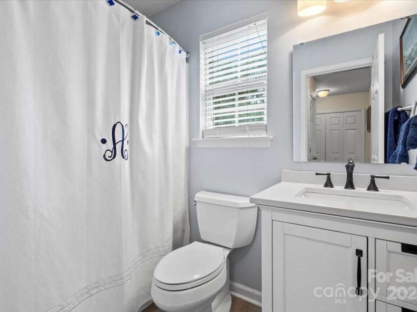 2103 Midnight Blue Lane, Fort Mill, SC 29708.  MLS# CAR4291358, YatesRealty ID 33755. 