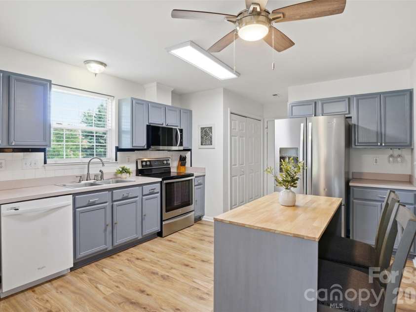 2915 Dairy Farm Drive, Monroe, NC 28110.  MLS# CAR4394201, YatesRealty ID 33755. 