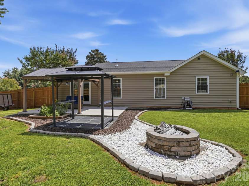 2915 Dairy Farm Drive, Monroe, NC 28110.  MLS# CAR4394201, YatesRealty ID 33755. 