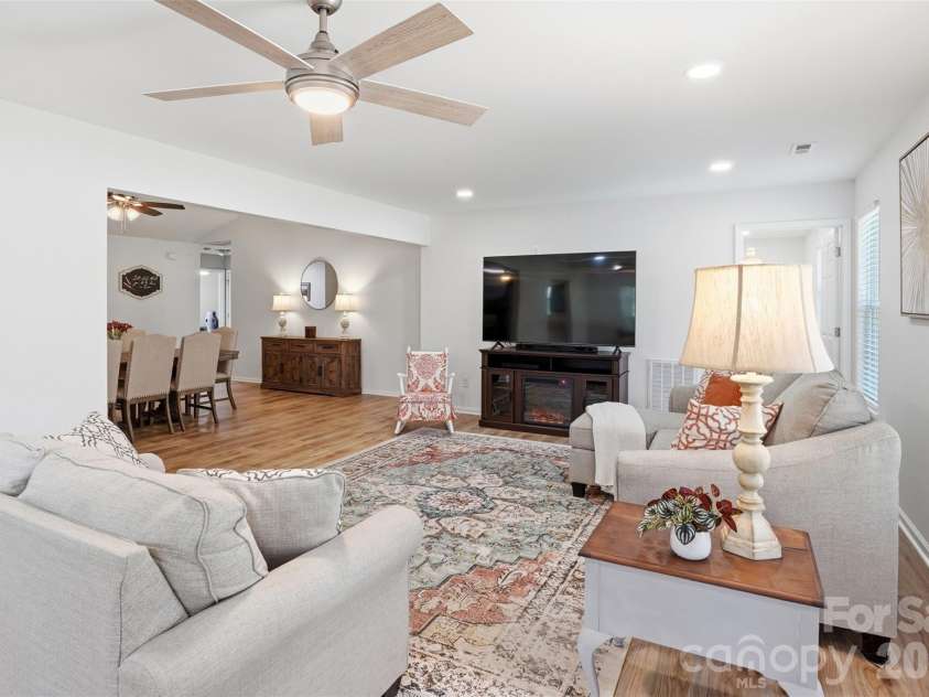 2915 Dairy Farm Drive, Monroe, NC 28110.  MLS# CAR4394201, YatesRealty ID 33755. 