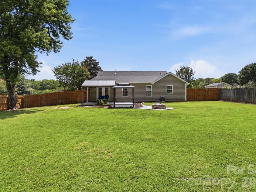 2915 Dairy Farm Drive, Monroe, NC 28110.  MLS# CAR4394201, YatesRealty ID 33755. 