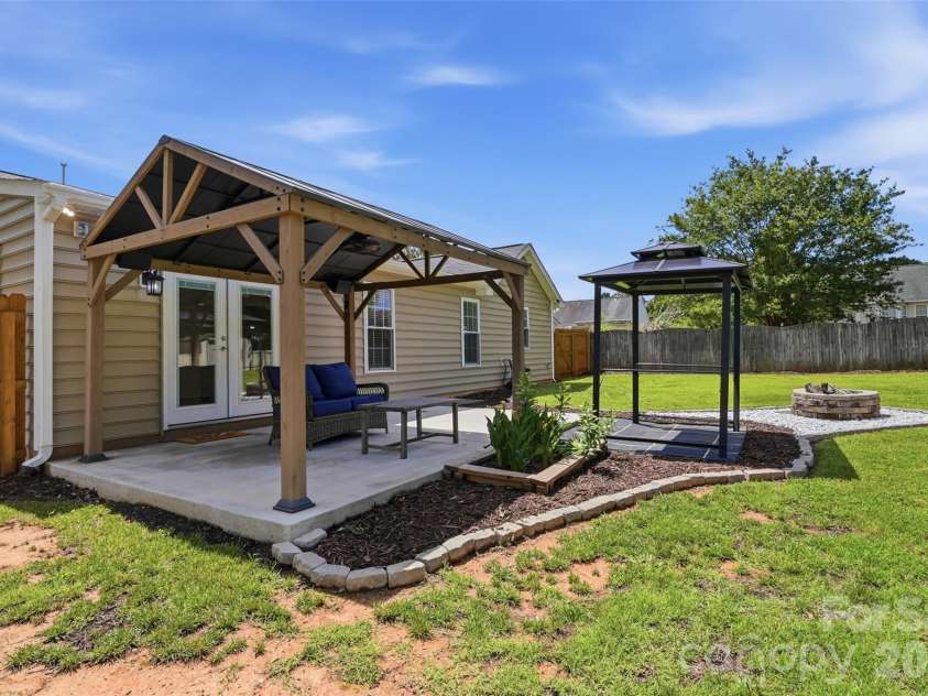2915 Dairy Farm Drive, Monroe, NC 28110.  MLS# CAR4394201, YatesRealty ID 33755. 