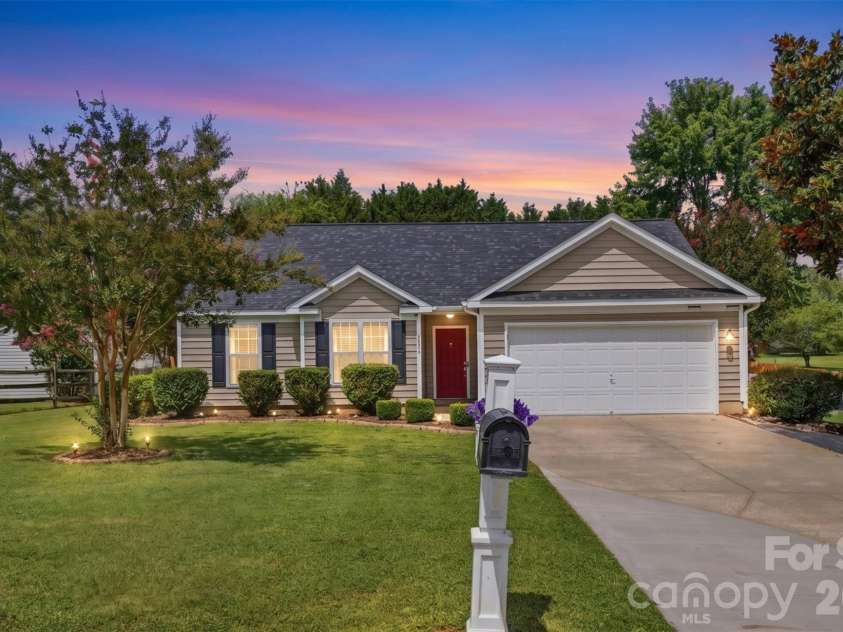2915 Dairy Farm Drive, Monroe, NC 28110.  MLS# CAR4394201, YatesRealty ID 33755. 