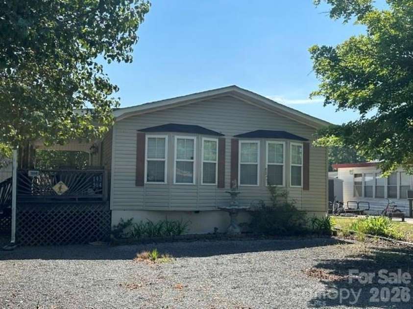 143 Cardinal Drive, New London, NC 28127.  MLS# CAR4393839, YatesRealty ID 33756. 