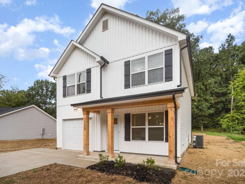 309 B Oakdale Avenue, Kannapolis, NC 28083.  MLS# CAR4287743, YatesRealty ID 33756. 