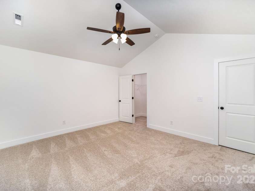 309 B Oakdale Avenue, Kannapolis, NC 28083.  MLS# CAR4287743, YatesRealty ID 33756. 