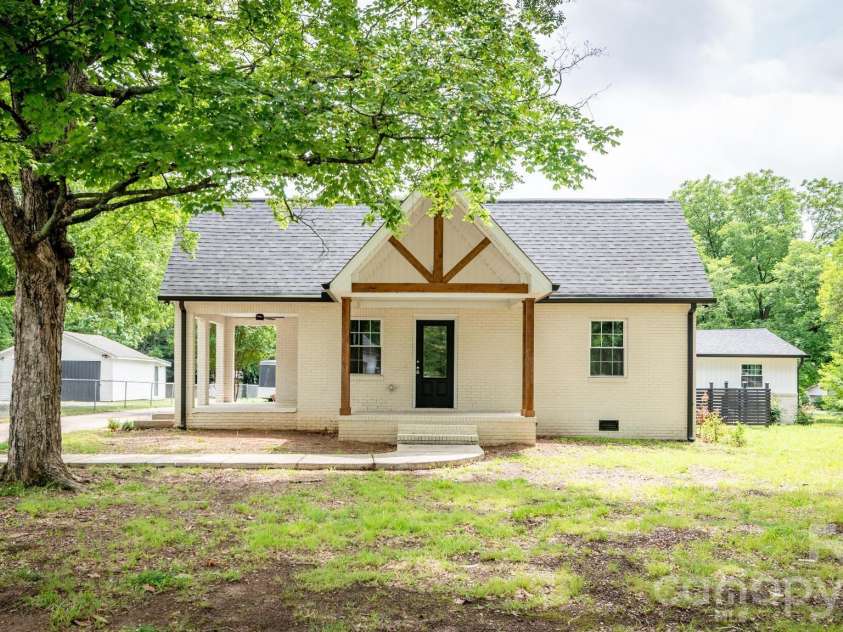 1225 Old Charlotte Road, Concord, NC 28027.  MLS# CAR4389079, YatesRealty ID 33758. 