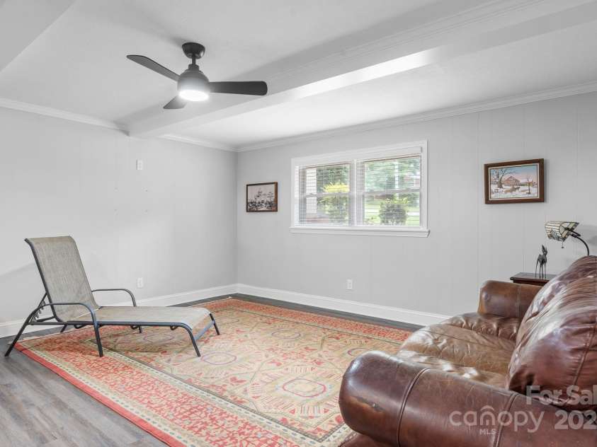 848 7th Street, Hickory, NC 28602.  MLS# CAR4293989, YatesRealty ID 33759. 