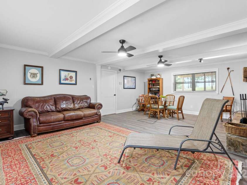 848 7th Street, Hickory, NC 28602.  MLS# CAR4293989, YatesRealty ID 33759. 