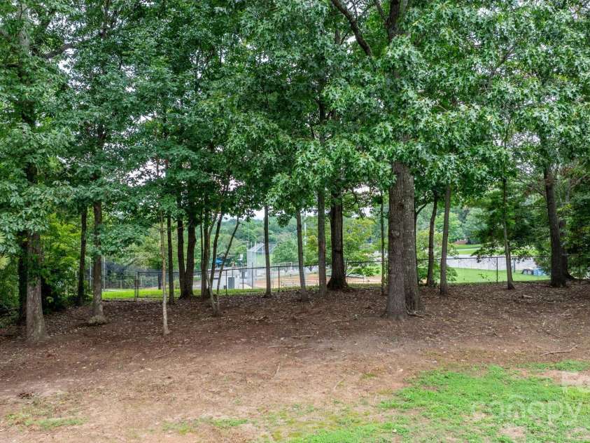 848 7th Street, Hickory, NC 28602.  MLS# CAR4293989, YatesRealty ID 33759. 