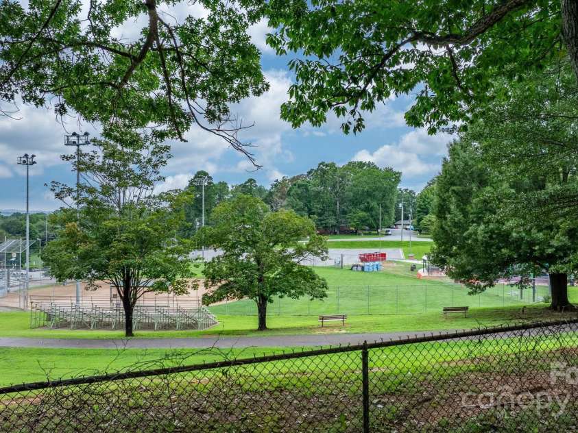 848 7th Street, Hickory, NC 28602.  MLS# CAR4293989, YatesRealty ID 33759. 