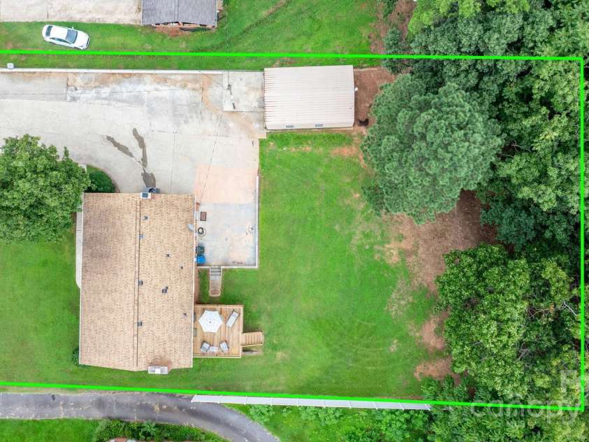 848 7th Street, Hickory, NC 28602.  MLS# CAR4293989, YatesRealty ID 33759. 