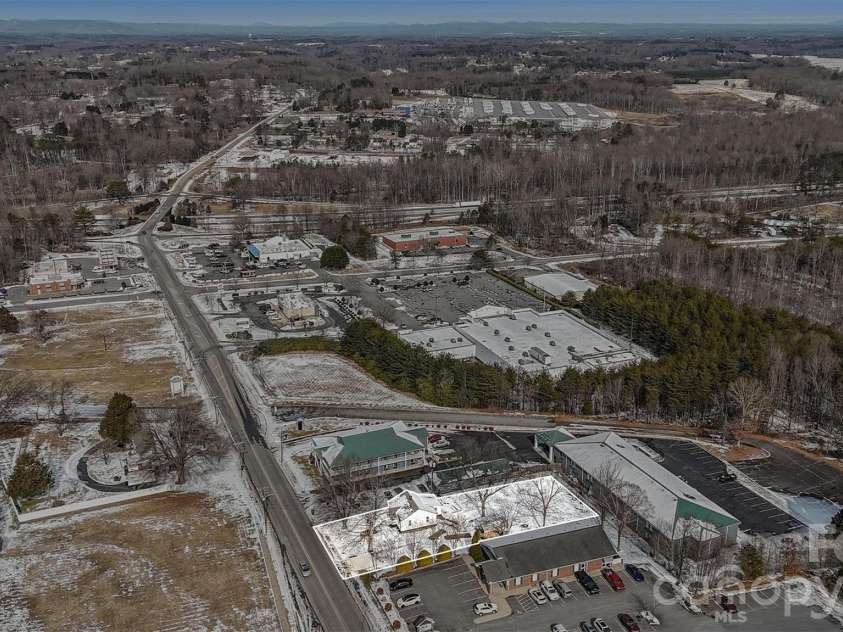 3042 Oxford Street, Claremont, NC 28610.  MLS# CAR4337240, YatesRealty ID 3376. Approximate Lot Lines