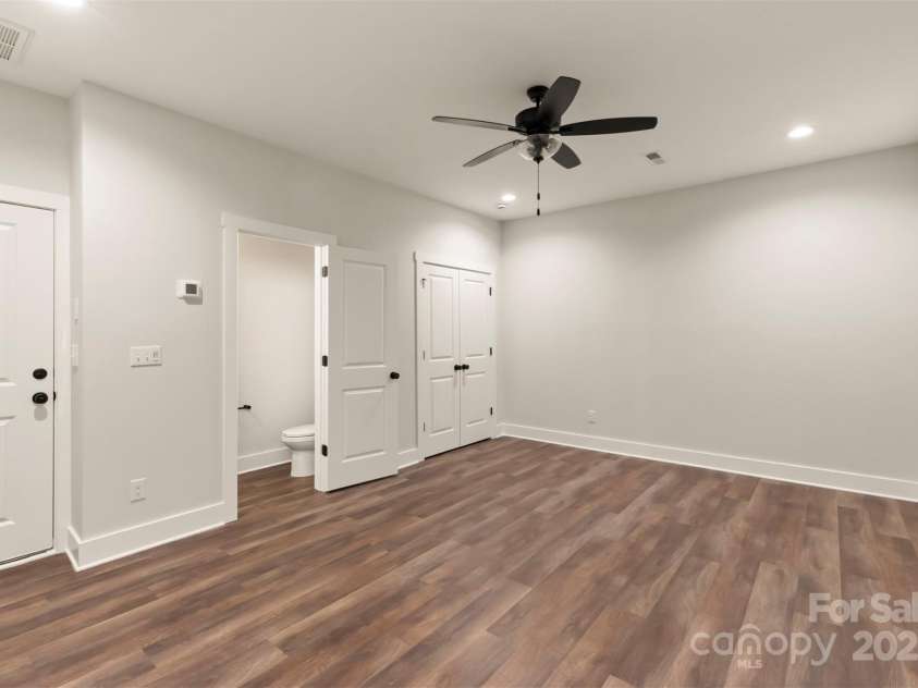 437 Nathaniel Way, Charlotte, NC 28213.  MLS# CAR4183054, YatesRealty ID 3376. 1st Floor Flex Room
