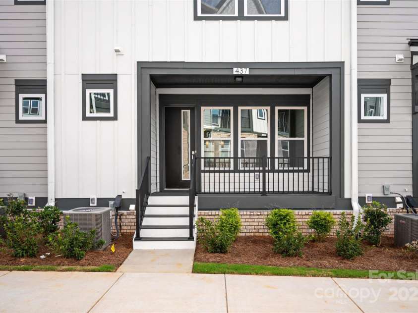 437 Nathaniel Way, Charlotte, NC 28213.  MLS# CAR4183054, YatesRealty ID 3376. 