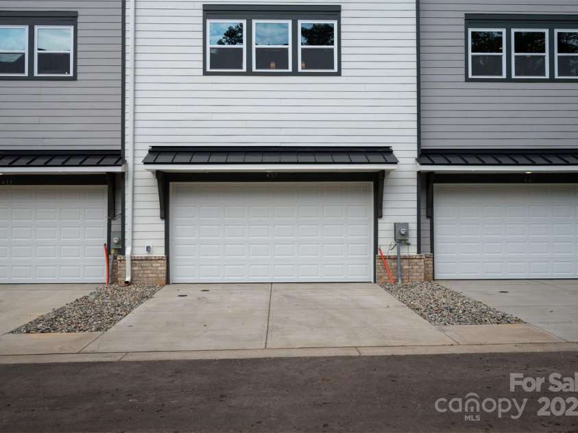 437 Nathaniel Way, Charlotte, NC 28213.  MLS# CAR4183054, YatesRealty ID 3376. 