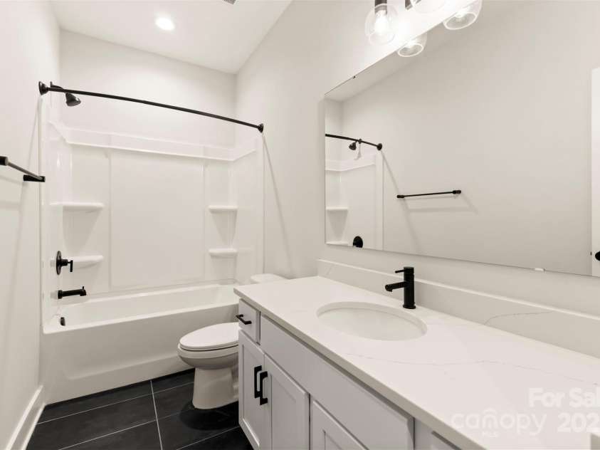 437 Nathaniel Way, Charlotte, NC 28213.  MLS# CAR4183054, YatesRealty ID 3376. Bath 2