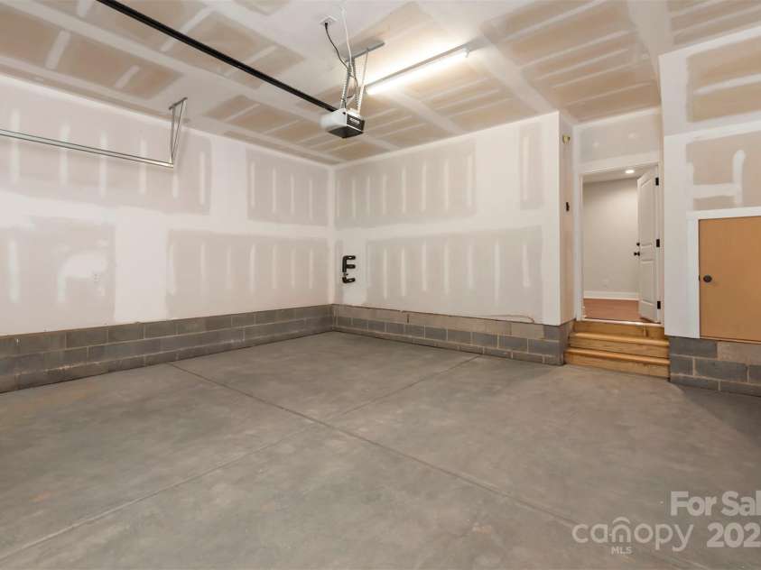 437 Nathaniel Way, Charlotte, NC 28213.  MLS# CAR4183054, YatesRealty ID 3376. Garage w/ storage closet